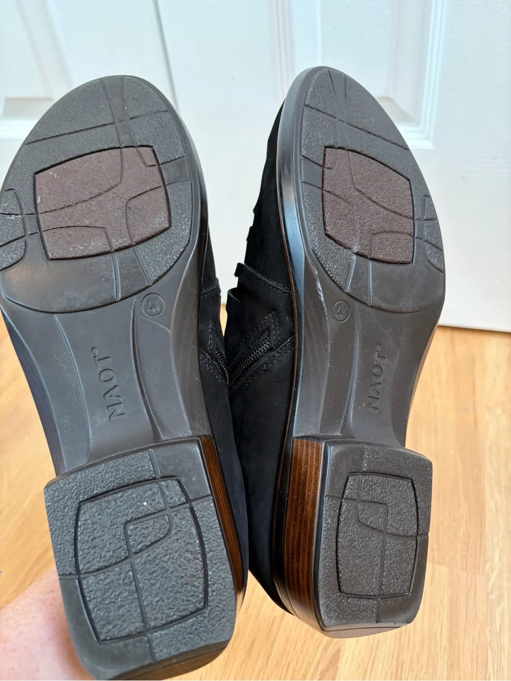 Naot Black Velvet Nubuck Leveche Ankle Boots Size 41 (10/10.5)